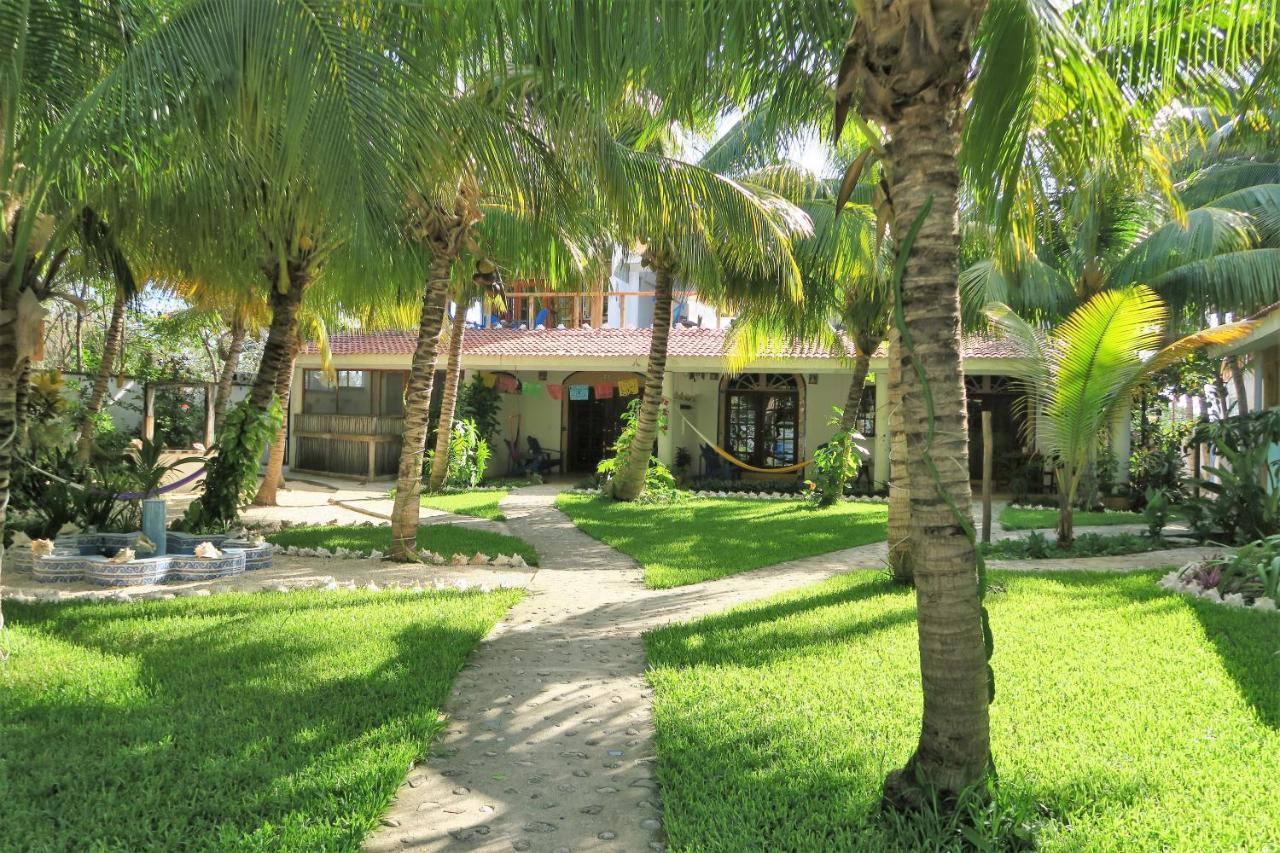 El Milagro Beach Hotel And Marina Isla Mujeres Exterior photo