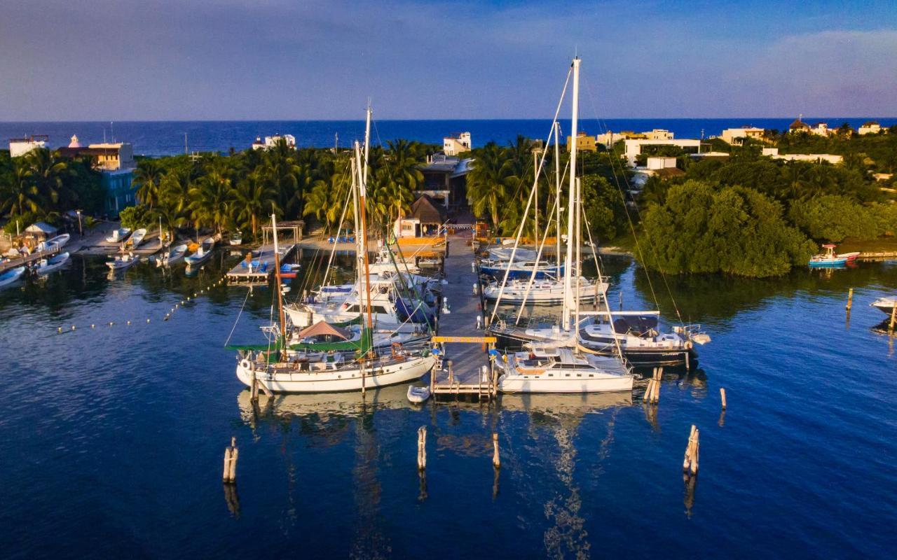 El Milagro Beach Hotel And Marina Isla Mujeres Exterior photo