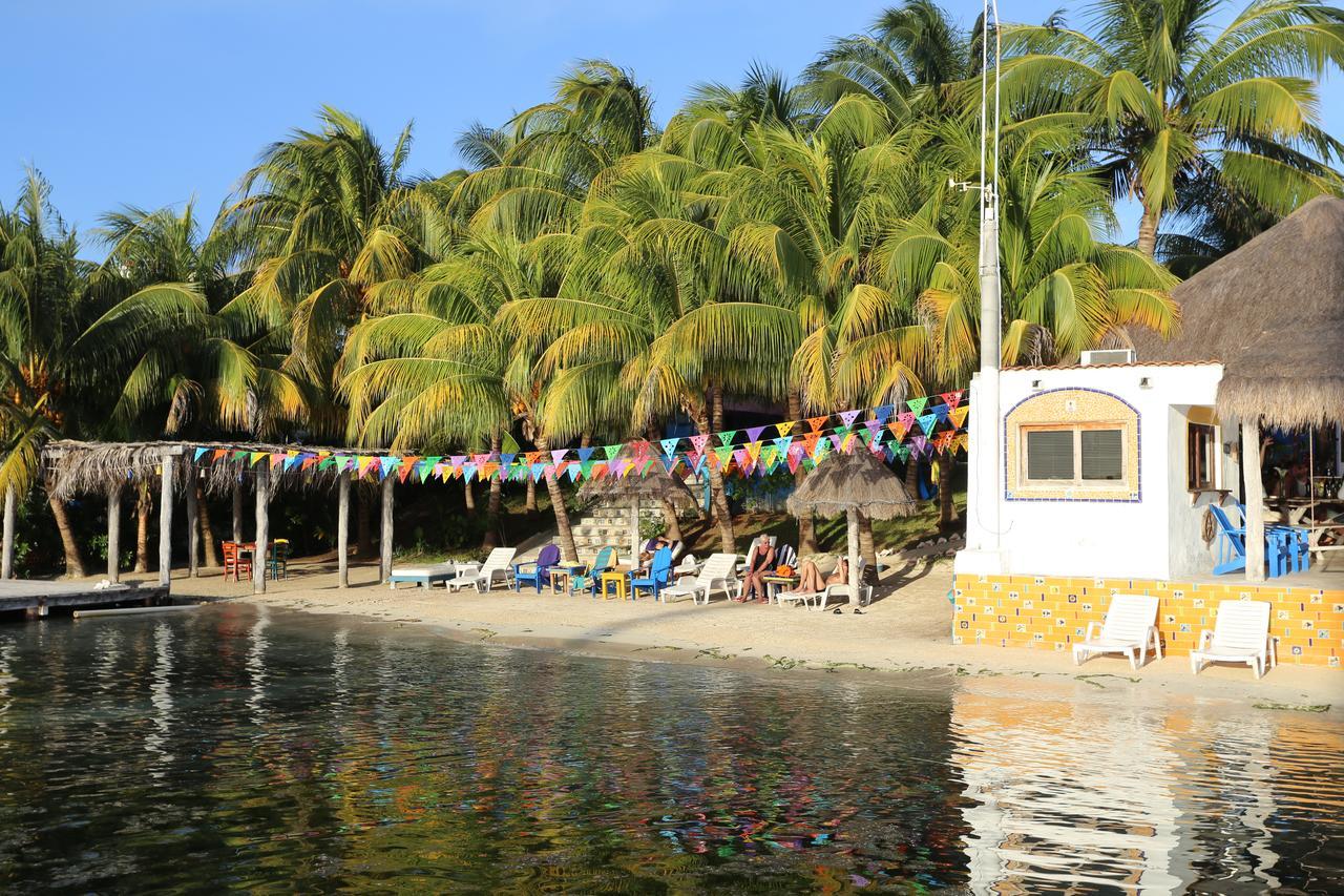 El Milagro Beach Hotel And Marina Isla Mujeres Exterior photo